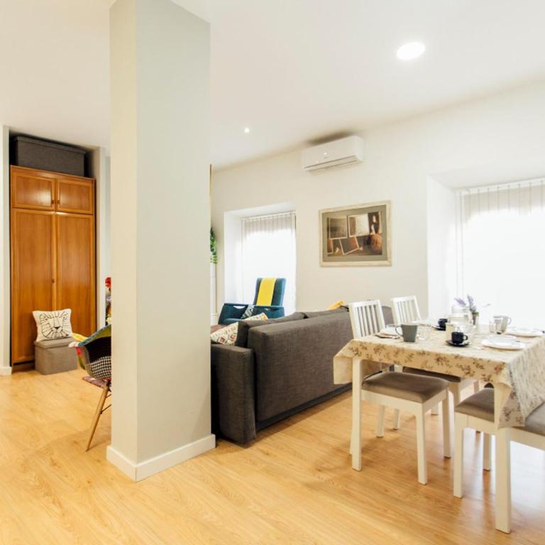 Bright Renovated Full of Natural Light 2BR 2BA - Apartment - 1