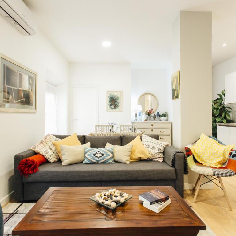 Bright Renovated Full of Natural Light 2BR 2BA - Apartment - 13