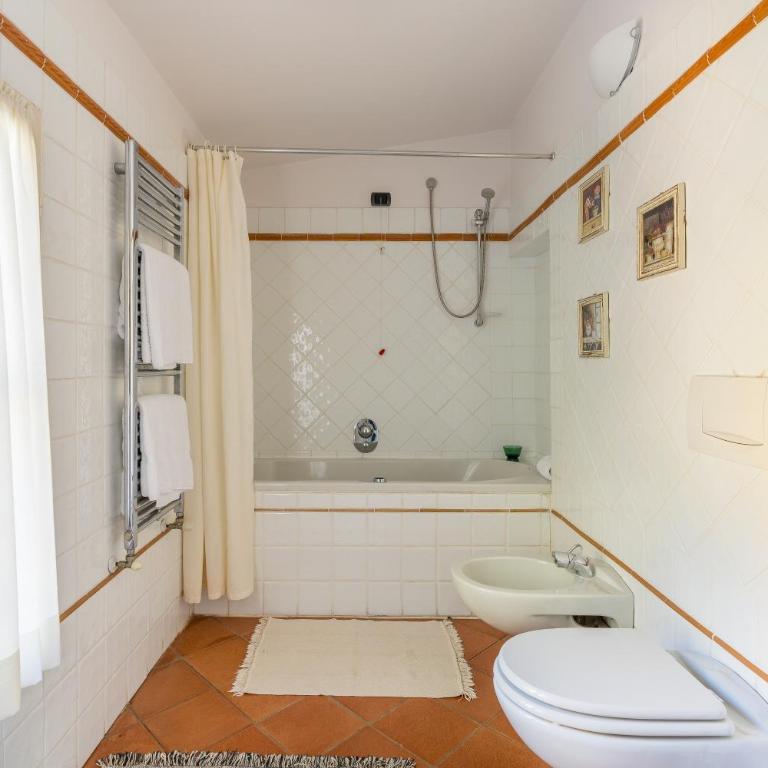 Private Jacuzzi - Villa Bellosguardo in Florence Historic Center - Villa Deluxe - 64