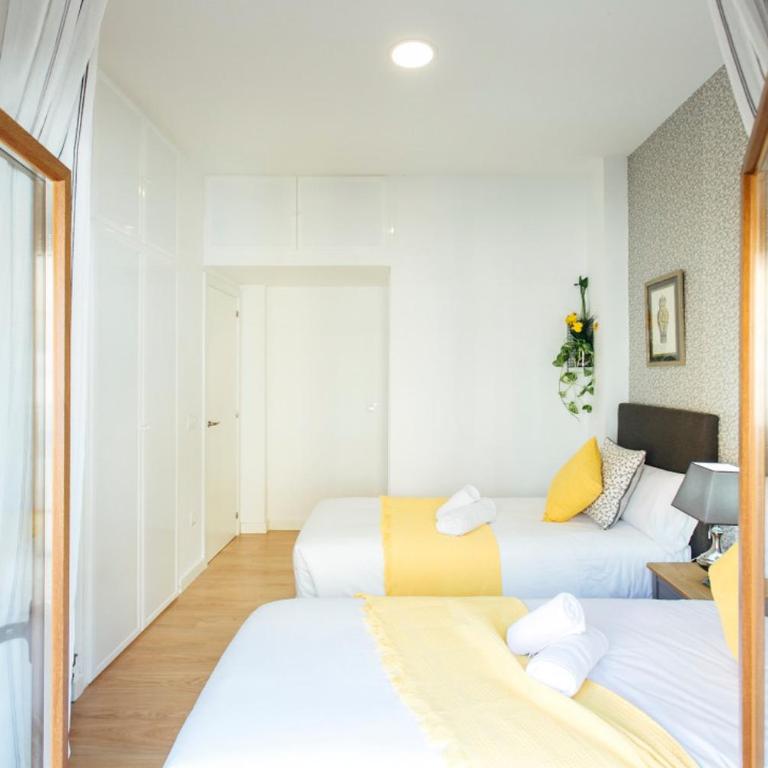 Bright Renovated Full of Natural Light 2BR 2BA - Apartment - 22