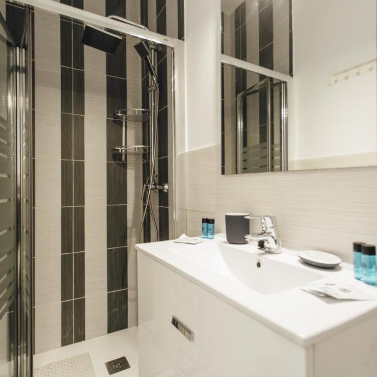 Bright Renovated Full of Natural Light 2BR 2BA - Apartment - 29