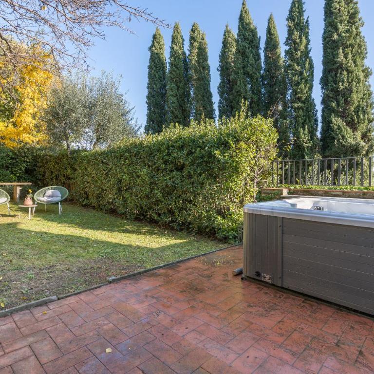 Private Jacuzzi - Villa Bellosguardo in Florence Historic Center - Villa Deluxe - 34