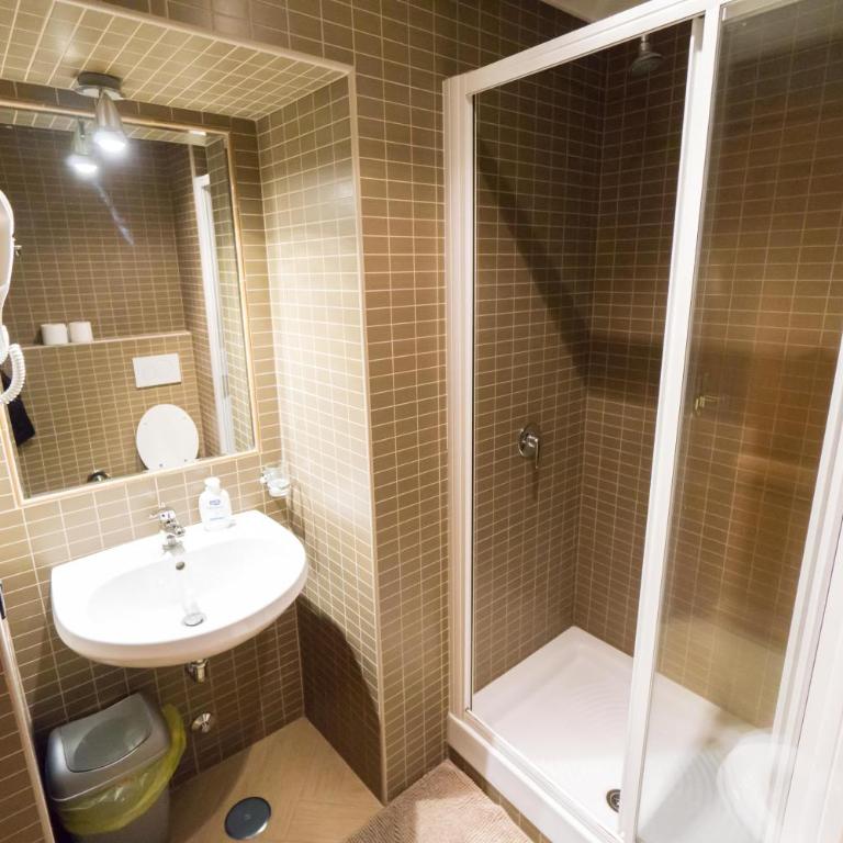 Funny place - Double Room with Private Bathroom - 7