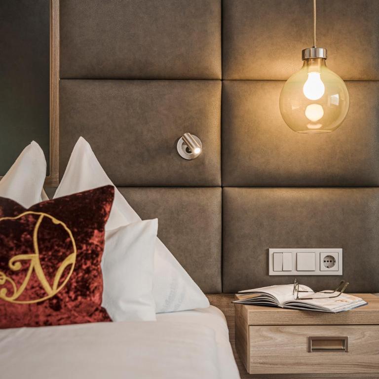 Hotel Norica - Thermenhotels Gastein mit dem Bademantel direkt in die Therme - Doppelzimmer mit Balkon - kostenfreier Eintritt in die Alpentherme - 4