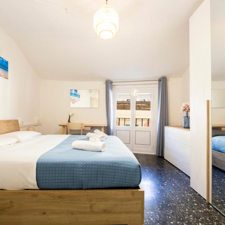 Vincenzo House Free Wi-Fi Centro Città - Appartamento con 2 Camere da Letto - 1