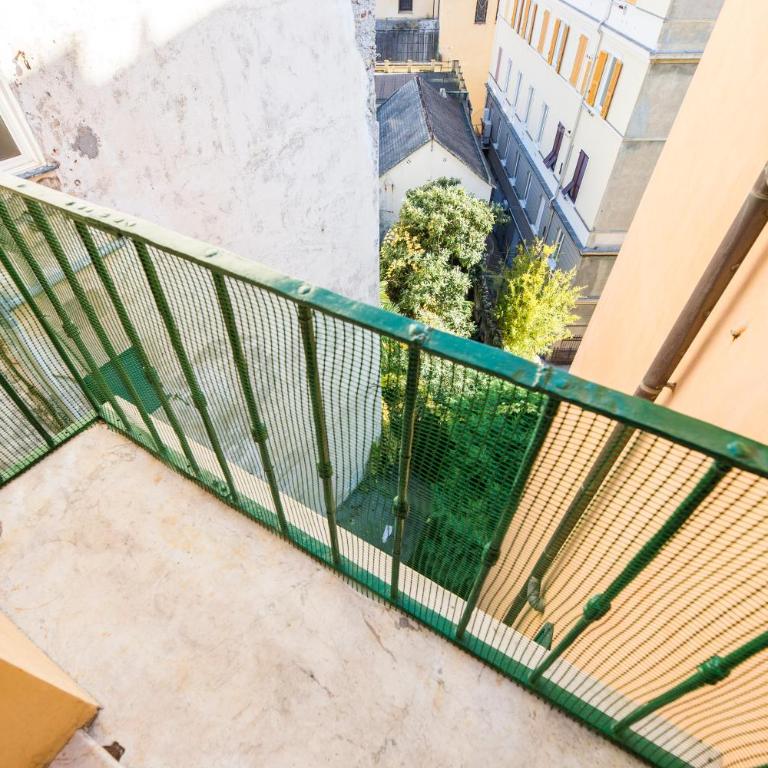 Vincenzo House Free Wi-Fi Centro Città - Appartamento con 2 Camere da Letto - 4