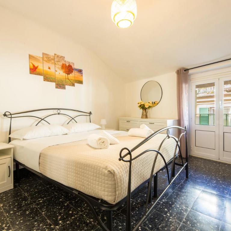 Vincenzo House Free Wi-Fi Centro Città - Appartamento con 2 Camere da Letto - 13