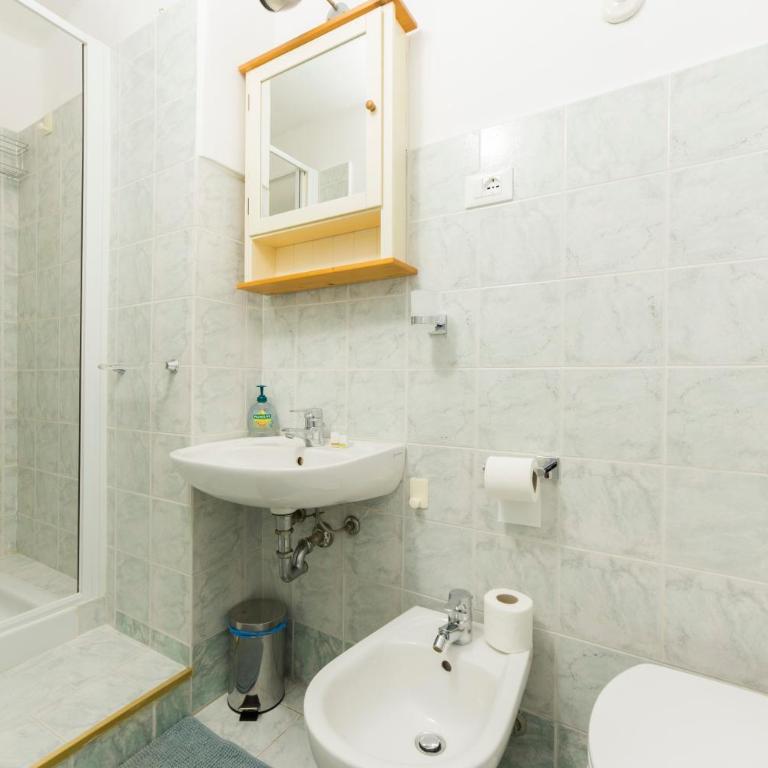 Vincenzo House Free Wi-Fi Centro Città - Appartamento con 2 Camere da Letto - 22