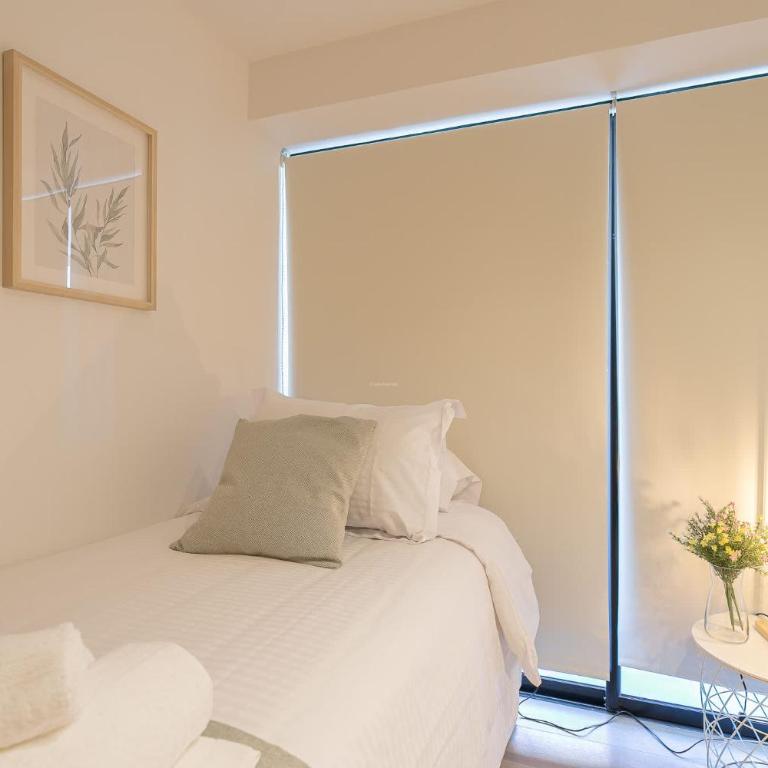 Elegant 2BR Experience Las Condes in Style - Apartamento - 26