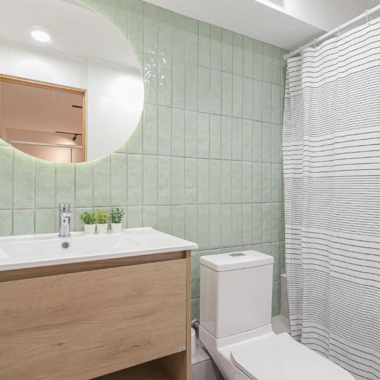 Elegant 2BR Experience Las Condes in Style - Apartamento - 37
