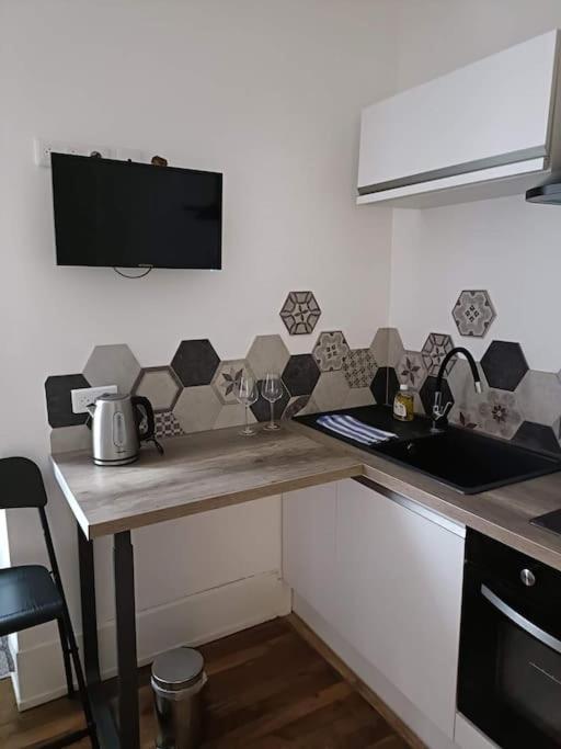 Agréable studio - Wi-Fi - cuisine complète - Appartement 1 Chambre - 6