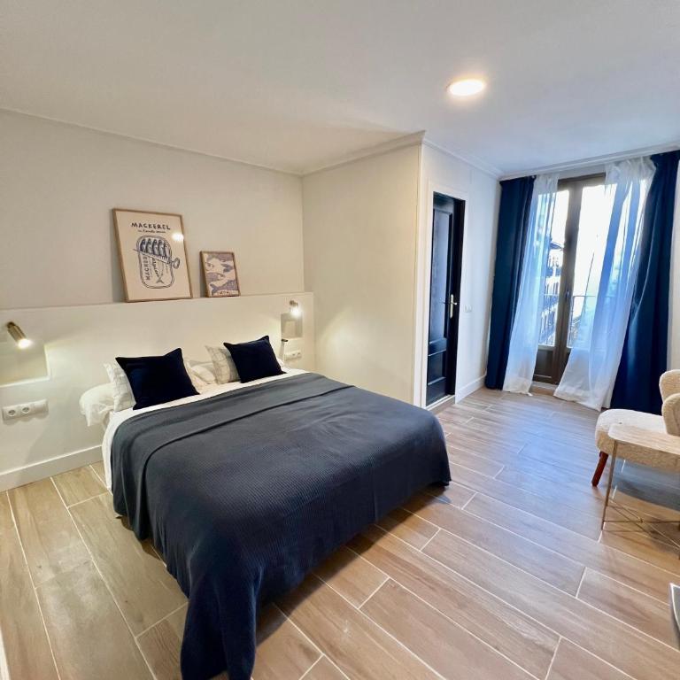 Miguel Ángel boutique rooms - PUERTA DEL SOL - Triple Room with Balcony - 5
