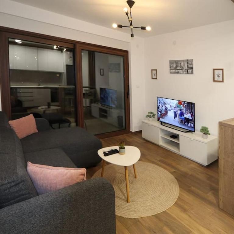 Lux Apartment Rose Avenue - One-Bedroom Apartment - 26