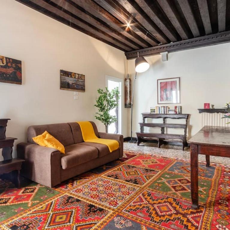 Canal View Luxury Heritage Retreat 2 Bedroom - Two-Bedroom Apartment - 16
