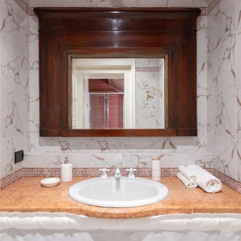 Canal View Luxury Heritage Retreat 2 Bedroom - Two-Bedroom Apartment - 28
