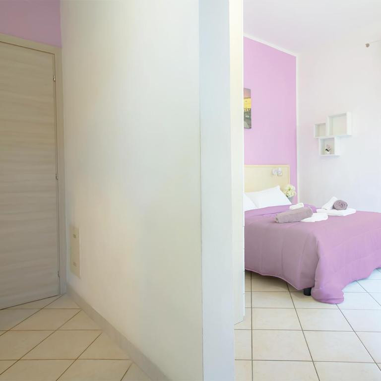 Athena Rooms - Parcheggio privato - Camera Matrimoniale con Bagno Privato - 18