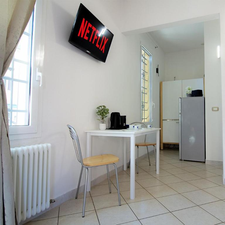 Athena Rooms - Parcheggio privato - Camera Matrimoniale con Bagno Privato - 17