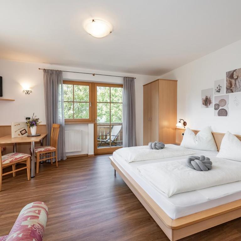 Trinnerhof Hof Chalets and Farm- Panorama Holidays & Brixen Card Bed & Breakfast - Camera Matrimoniale Standard - 3