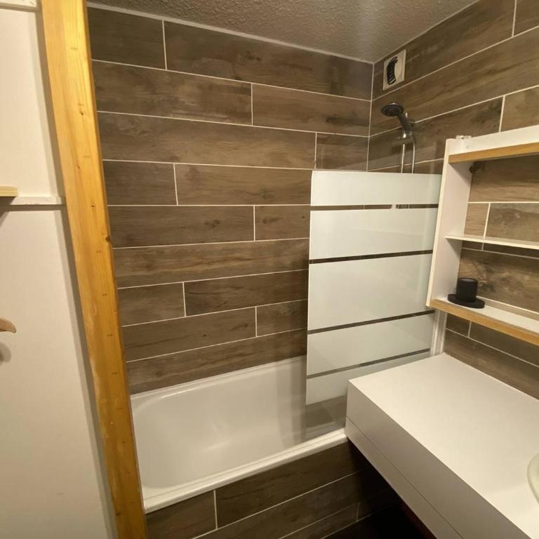 Appartement au pied des pistes avec balcon et casier à ski, non-fumeur - FR-1-355-117 - Appartement (6 Adultes) - 16