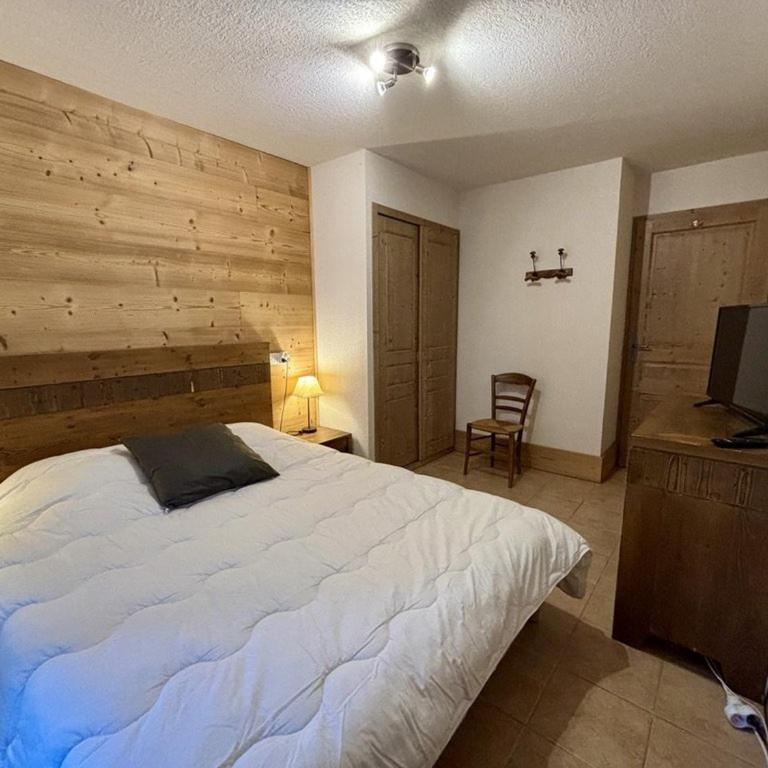 Appartement cosy 3 pièces, avec balcon et piscine, proche des pistes et commodités à La Plagne Tarentaise - Two-Bedroom Apartment - 8