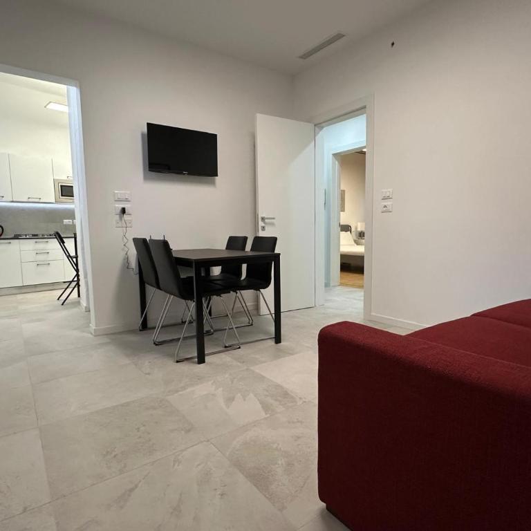 Welc-ōM Palazzo Esedra - Appartamento con 2 Camere da Letto - 3