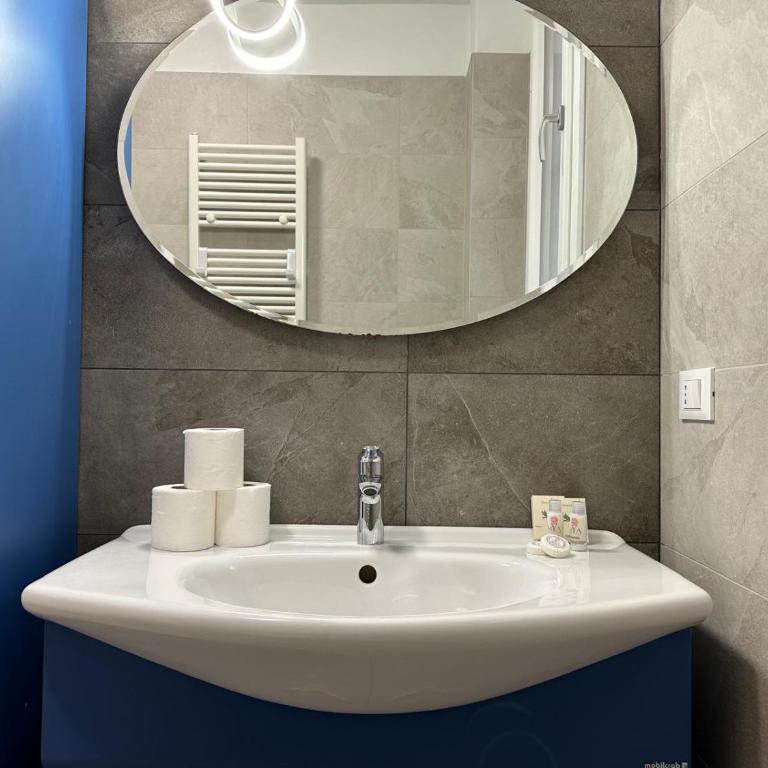 Welc-ōM Palazzo Esedra - Appartamento con 2 Camere da Letto - 17