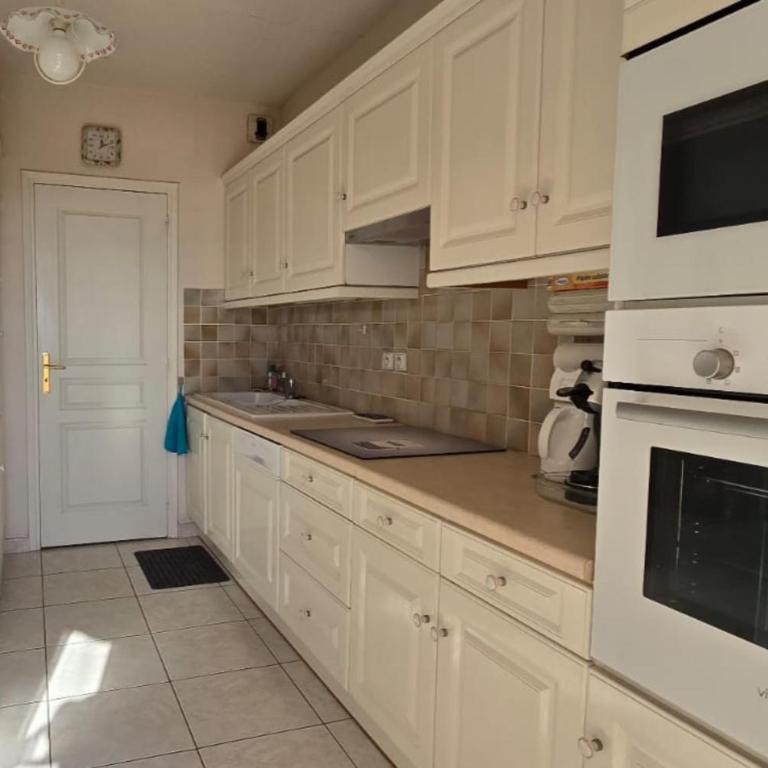 Bright apartment with terrace in Saint-Raphaël - Appartamento - 7