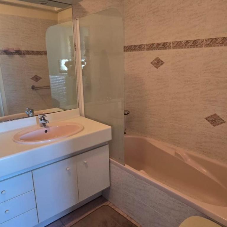 Bright apartment with terrace in Saint-Raphaël - Appartamento - 21
