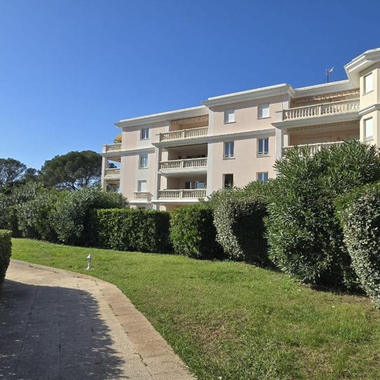 Bright apartment with terrace in Saint-Raphaël - Appartamento - 22