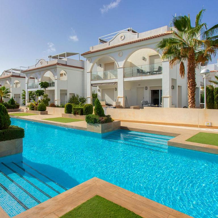 CH Allegra 39 Doña Pepa - Two-Bedroom House - 1