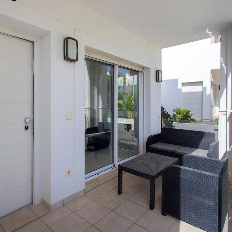 CH Allegra 39 Doña Pepa - Two-Bedroom House - 4