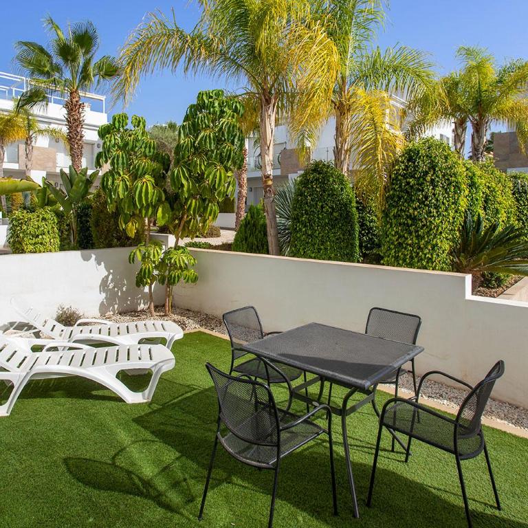 CH Allegra 39 Doña Pepa - Two-Bedroom House - 10