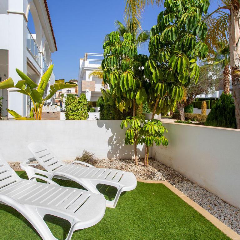 CH Allegra 39 Doña Pepa - Two-Bedroom House - 12