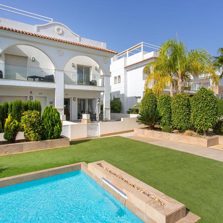 CH Allegra 39 Doña Pepa - Two-Bedroom House - 18