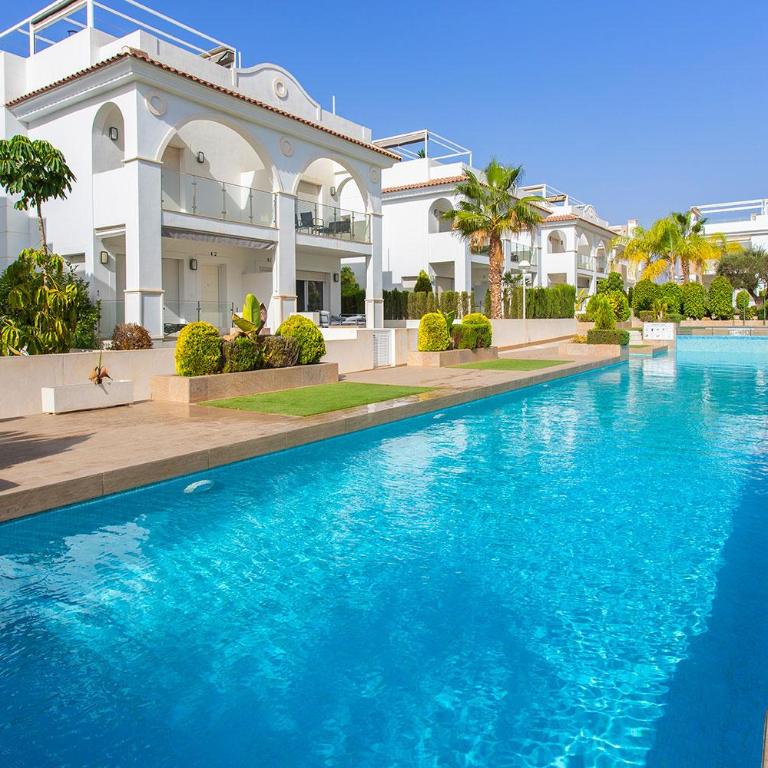 CH Allegra 39 Doña Pepa - Two-Bedroom House - 22