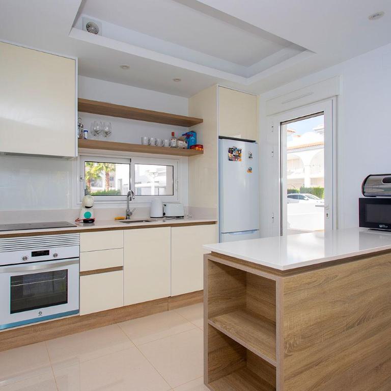 CH Allegra 39 Doña Pepa - Two-Bedroom House - 25