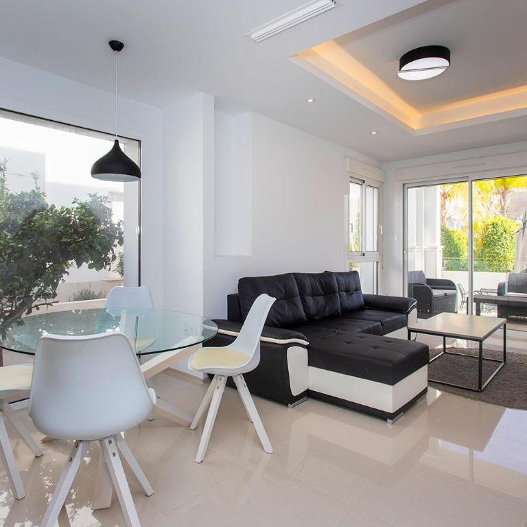 CH Allegra 39 Doña Pepa - Two-Bedroom House - 29