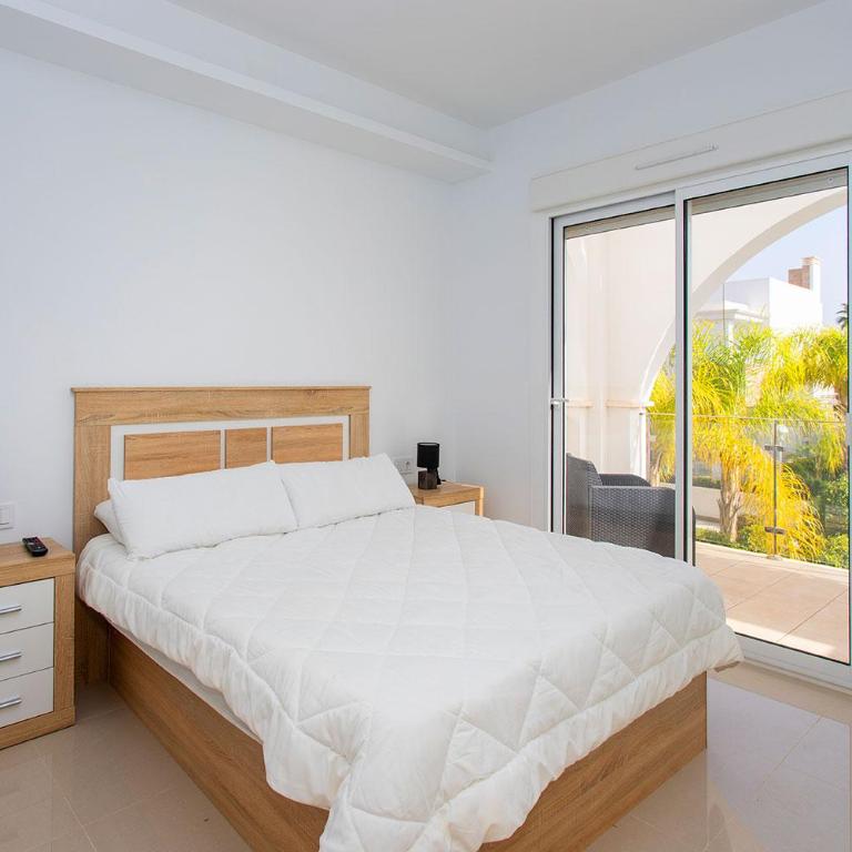 CH Allegra 39 Doña Pepa - Two-Bedroom House - 33