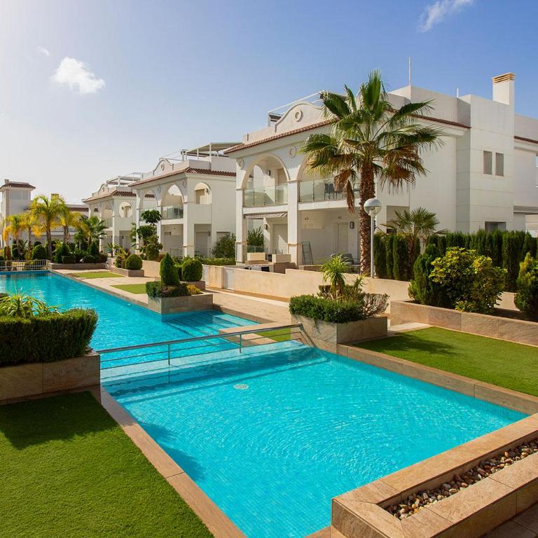 CH Allegra 39 Doña Pepa - Two-Bedroom House - 42