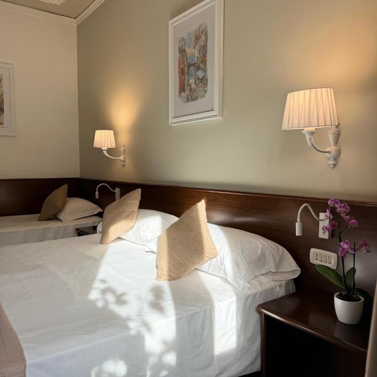 Hotel Central Wellness - Camera Tripla - 3