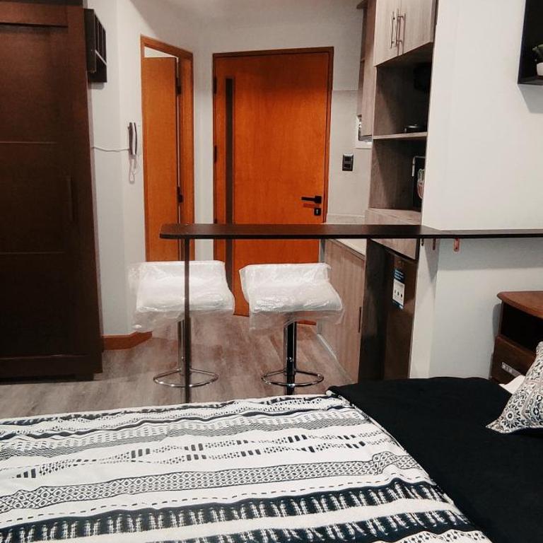 Calacoto, Monoambiente, patio privado, cocineta sin hornillas y baño completo - Estudio Deluxe con cama grande - 3