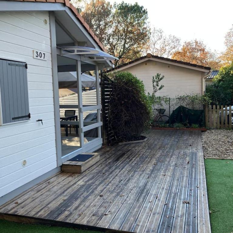 Chalet T3 15 min plage grande terasse et piscine - Chalet - 12