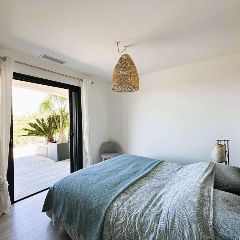 La Vigie, villa pour 8 personnes avec piscine chauffée et vue mer à La Londe-Les-Maures - Ferienhaus - 9