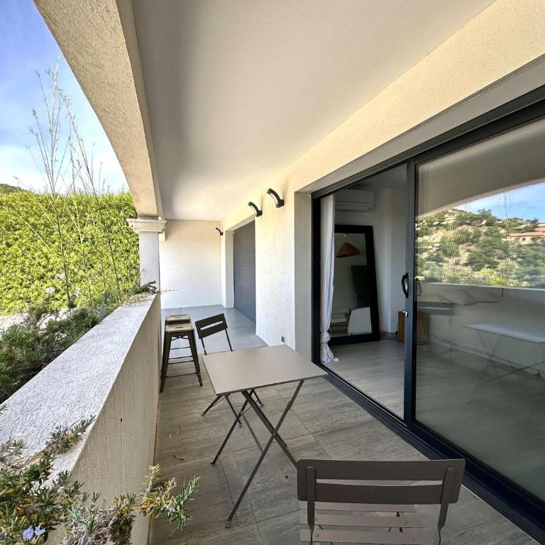 La Vigie, villa pour 8 personnes avec piscine chauffée et vue mer à La Londe-Les-Maures - Ferienhaus - 21