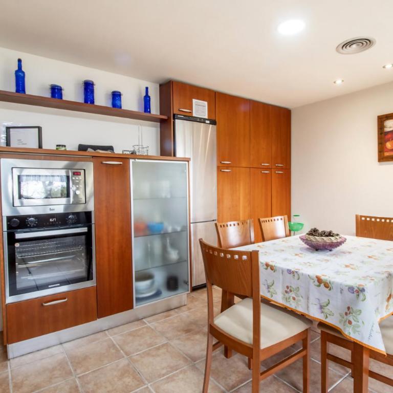 Ca La Iaia – Casa con piscina y jardín - Casa - 17