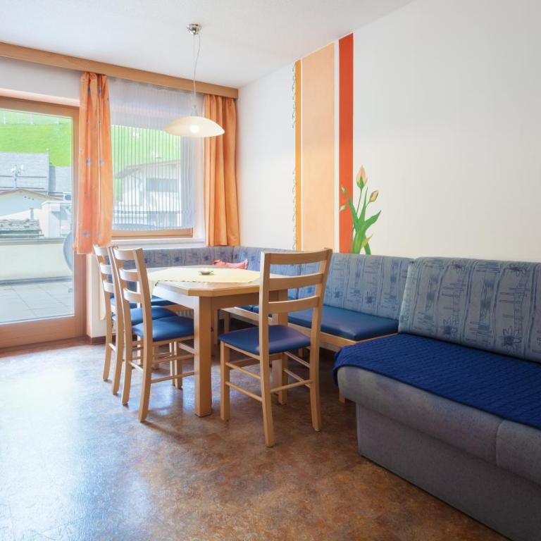 Amtshaus - Apartment mit 2 Schlafzimmern und Bergblick - 1