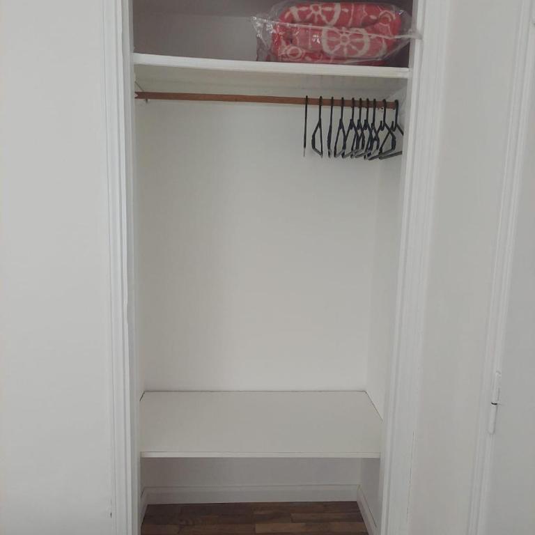 2 ambientes excelente ubicación - One-Bedroom Apartment - 5