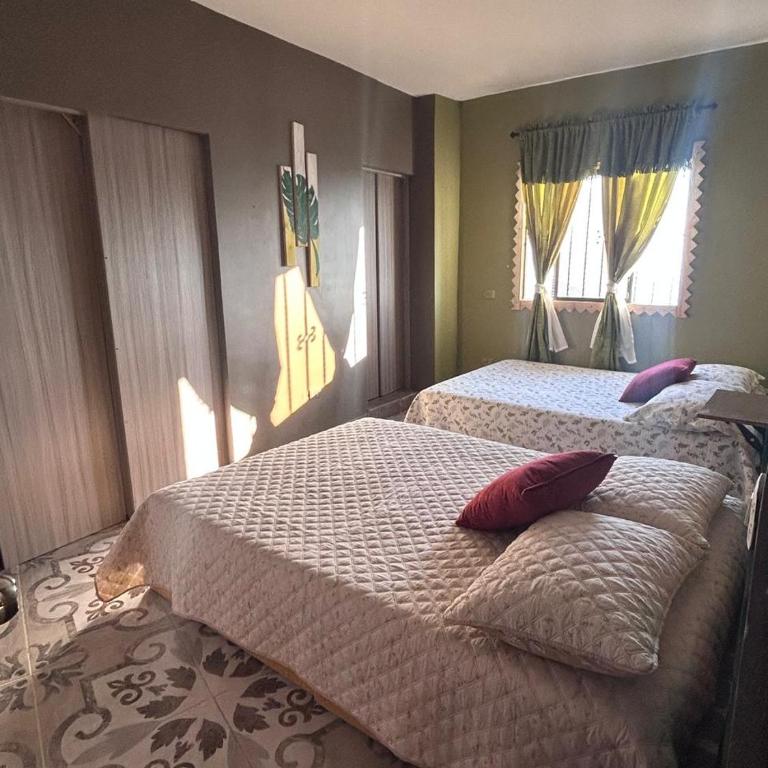 Hotel Hostal El Castillo Santa - Three-Bedroom Townhouse - 30