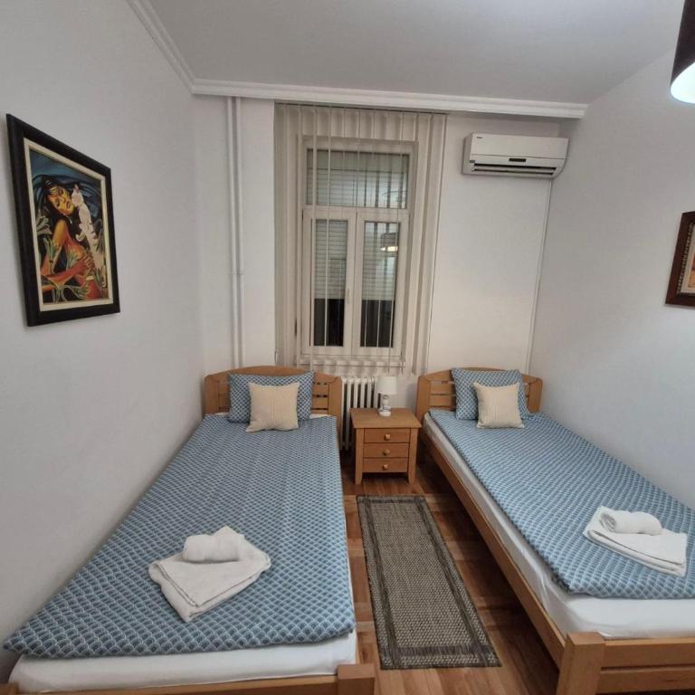 Authentic Belgrade Centre Apartments for large groups, Republic Square - Up to 39 people in 4 apartments - Apartman sa 4 Spavaće Sobe - 11