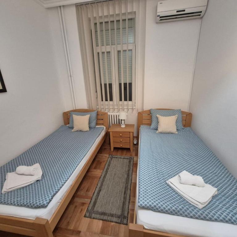 Authentic Belgrade Centre Apartments for large groups, Republic Square - Up to 39 people in 4 apartments - Apartman sa 4 Spavaće Sobe - 14